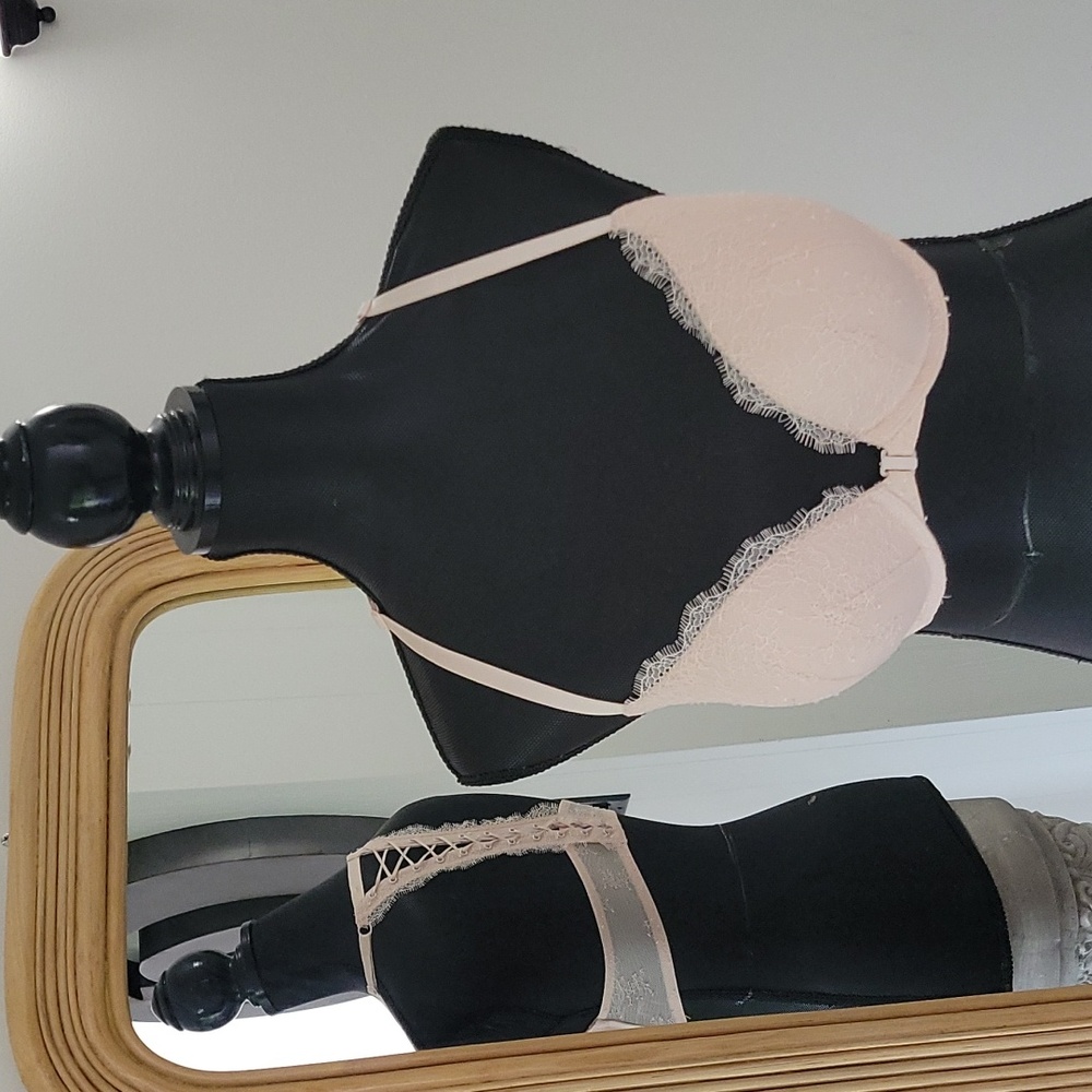 Victoria's Secret 34D Racerback Front Closure Pink Push up Bra